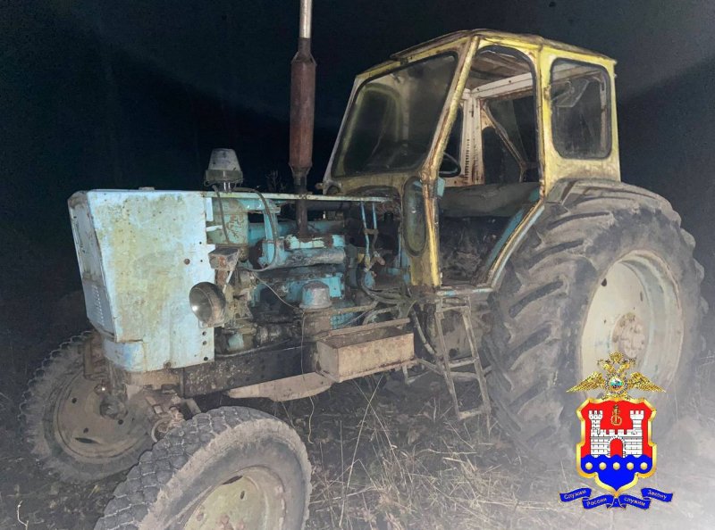 Полицейские задержали жителя Гвардейского района, похитившего с хутора трактор