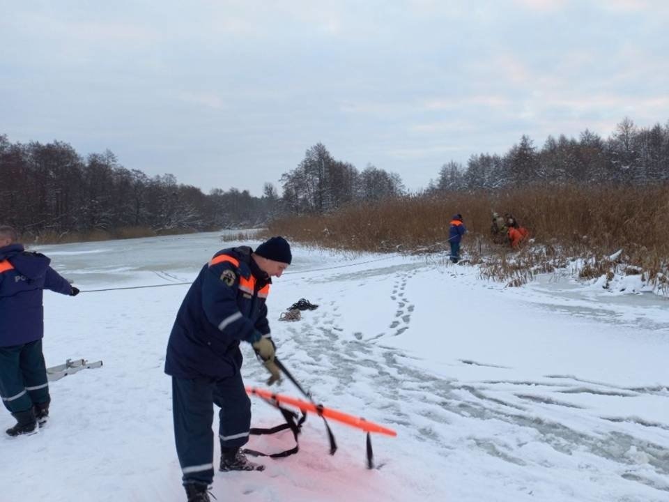 Подразделениями МЧС России проведены спасательные работы на водном объекте в районе поселка Озерки Гвардейского МО